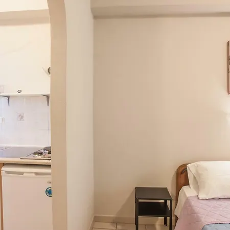 Apartament Alexandros *